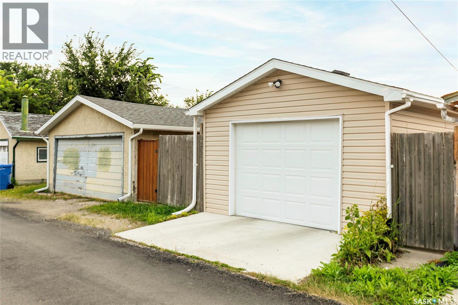 2212 Wallace STREET - 34
