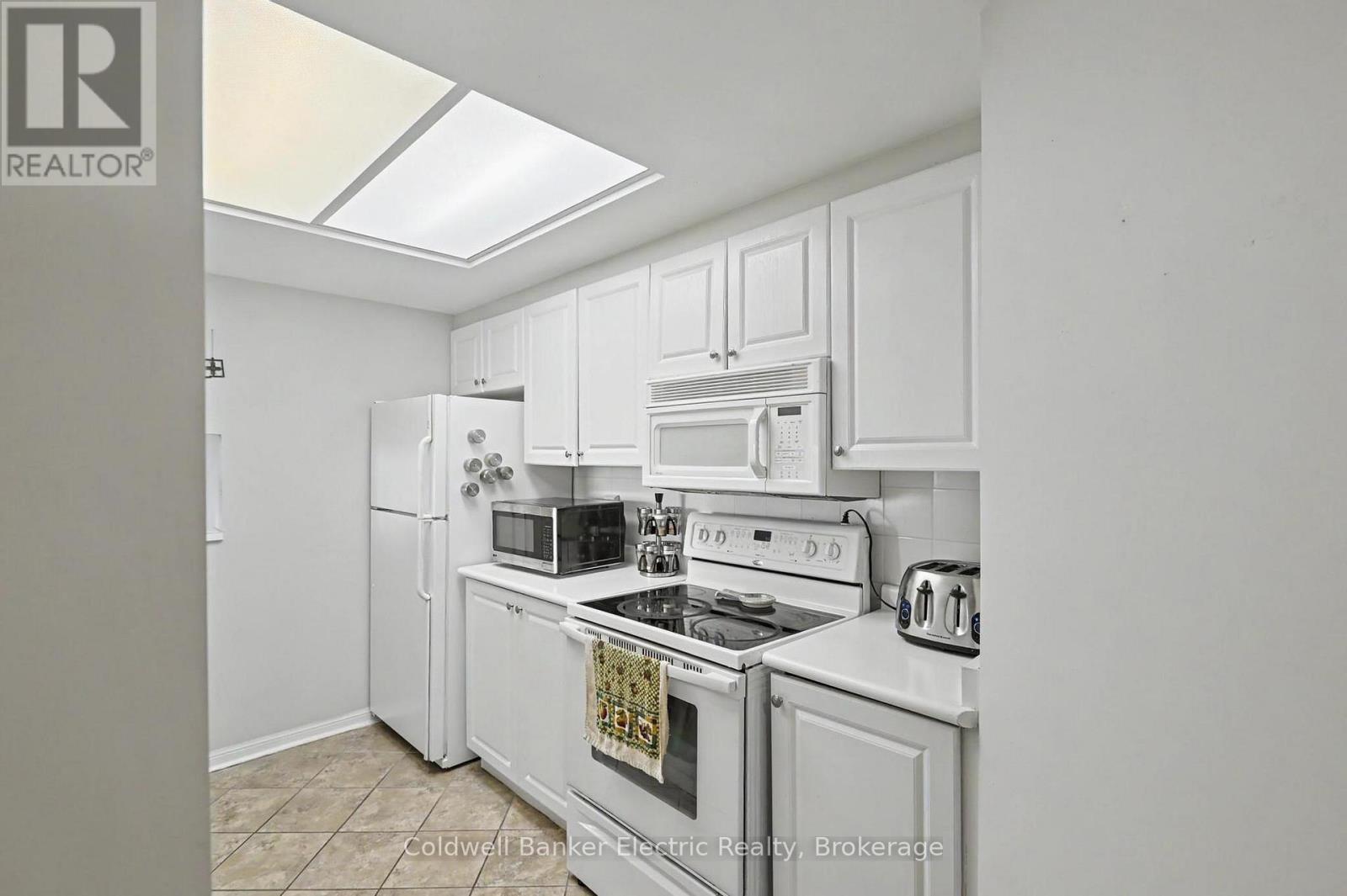 #1011 712 ROSSLAND ROAD E - Image 26
