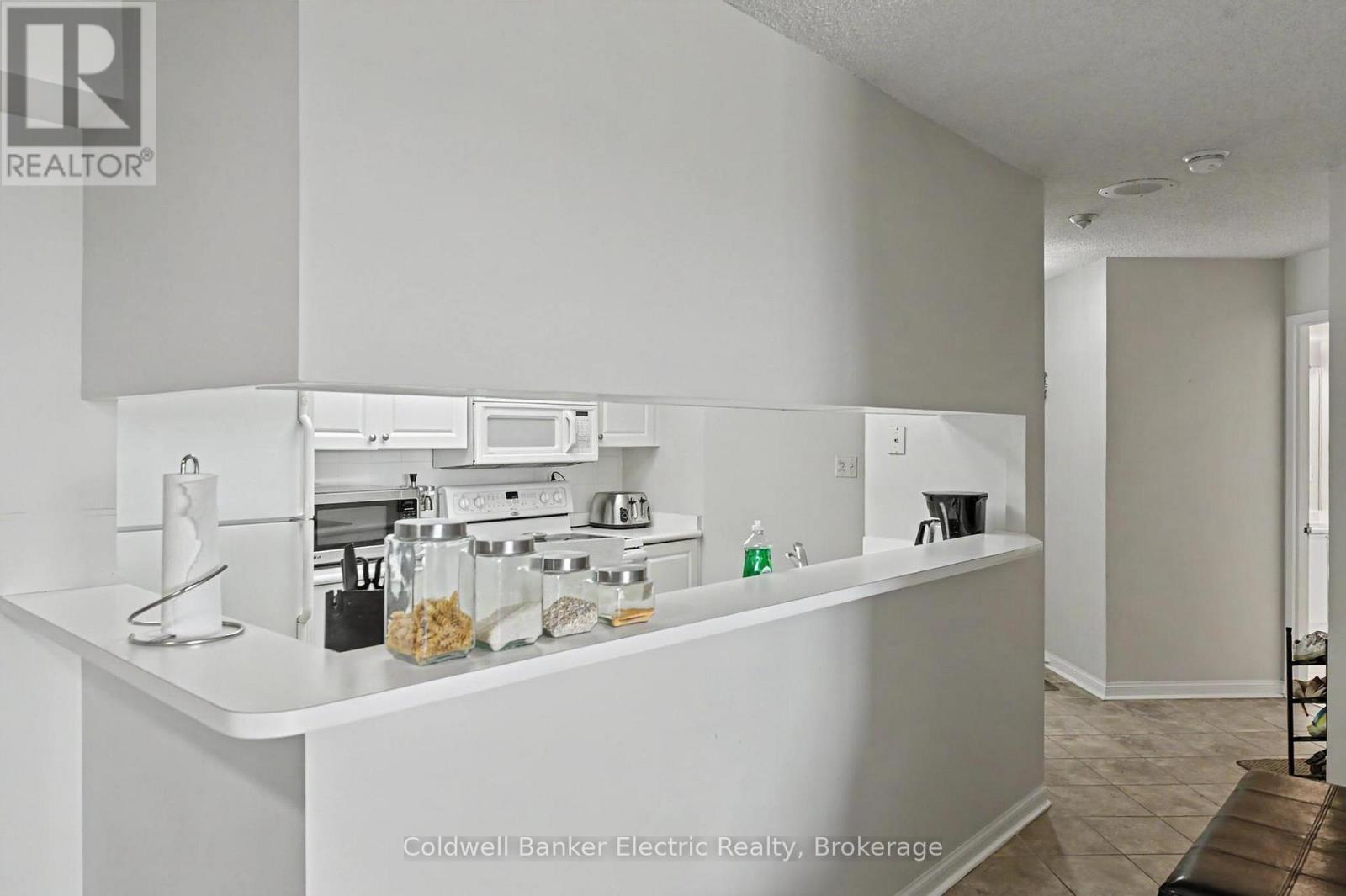#1011 712 ROSSLAND ROAD E - Image 29
