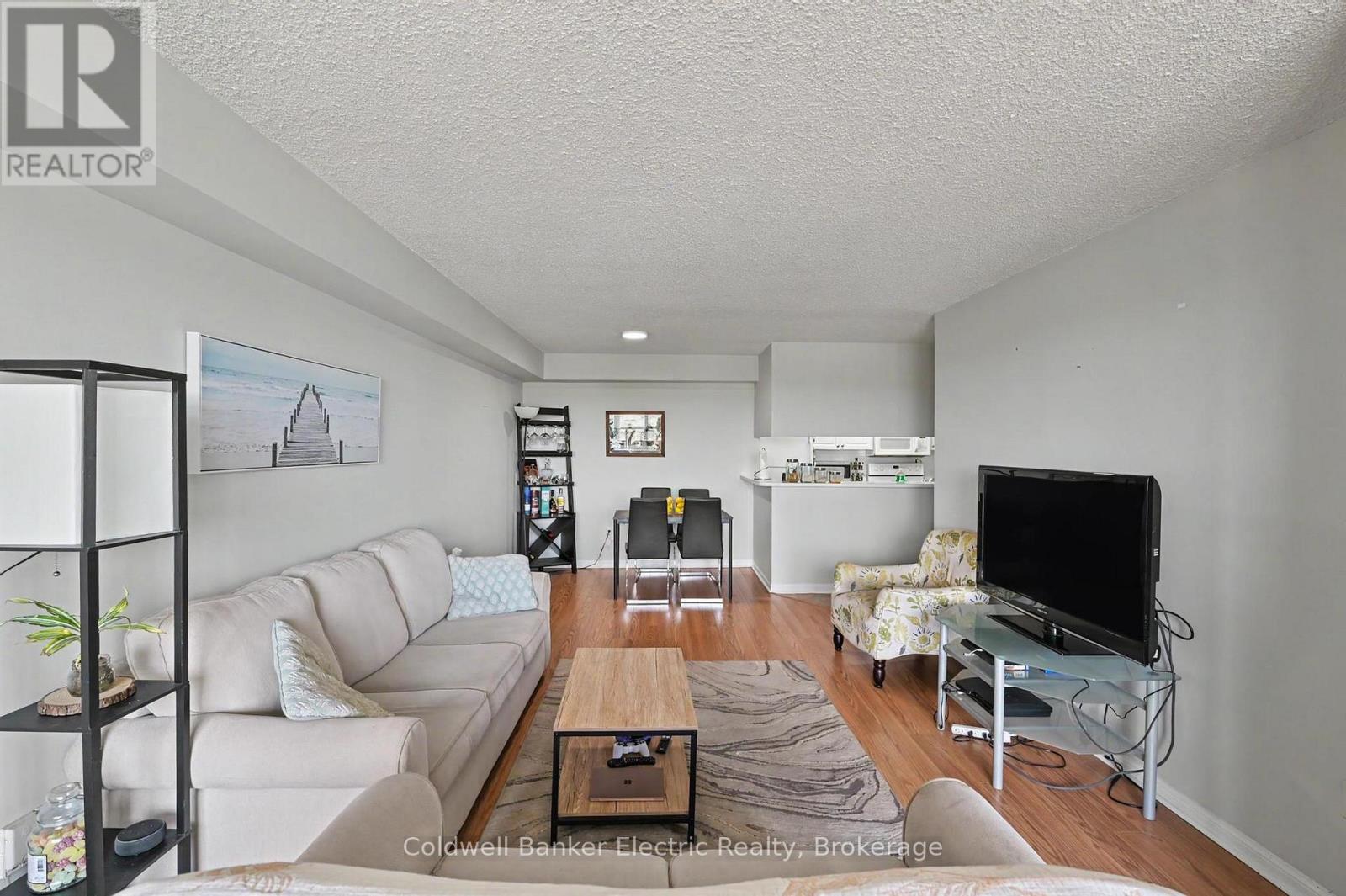 #1011 712 ROSSLAND ROAD E - Image 31