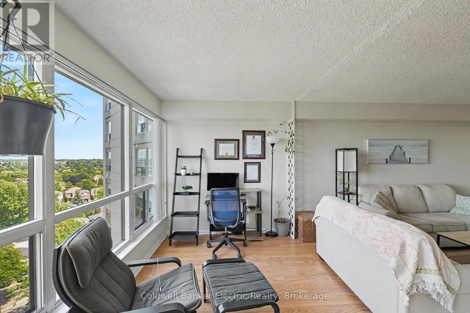 #1011 712 ROSSLAND ROAD E - Image 34