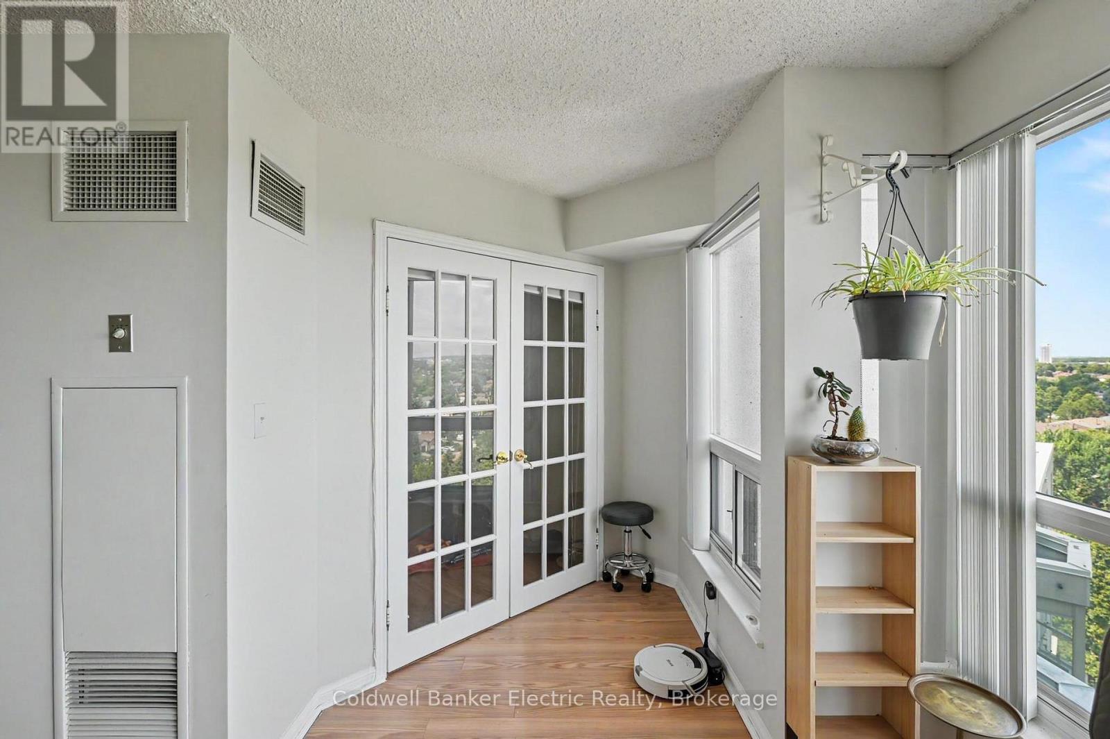 #1011 712 ROSSLAND ROAD E - Image 35