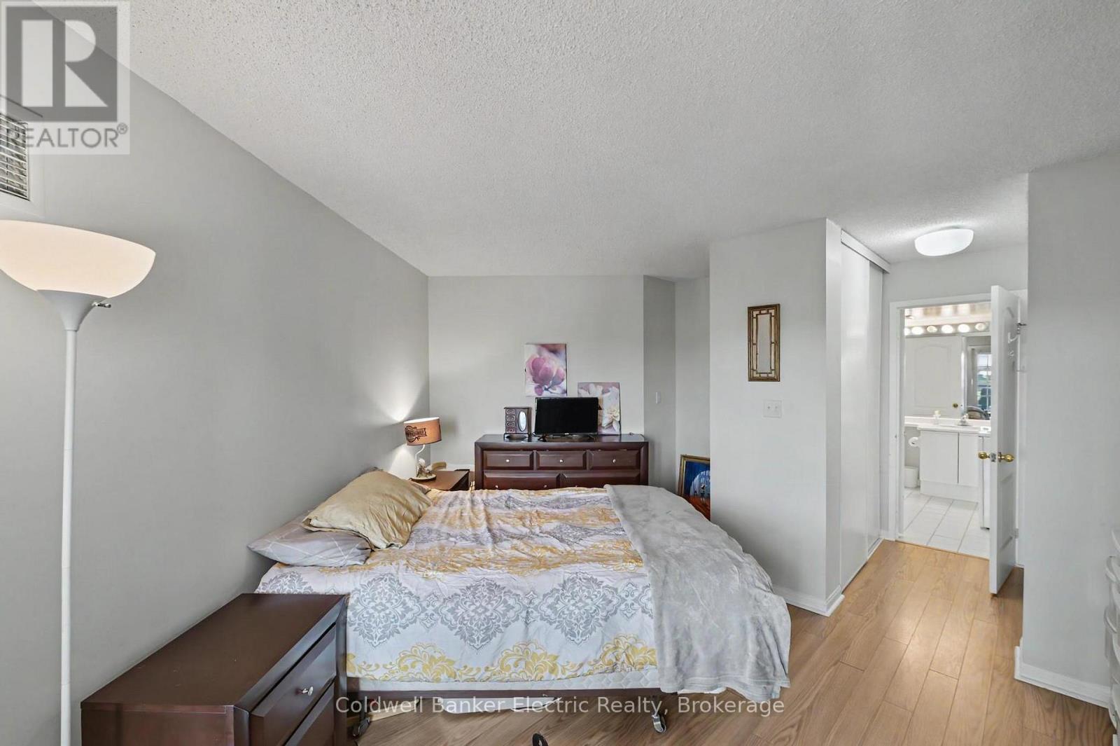 #1011 712 ROSSLAND ROAD E - Image 39