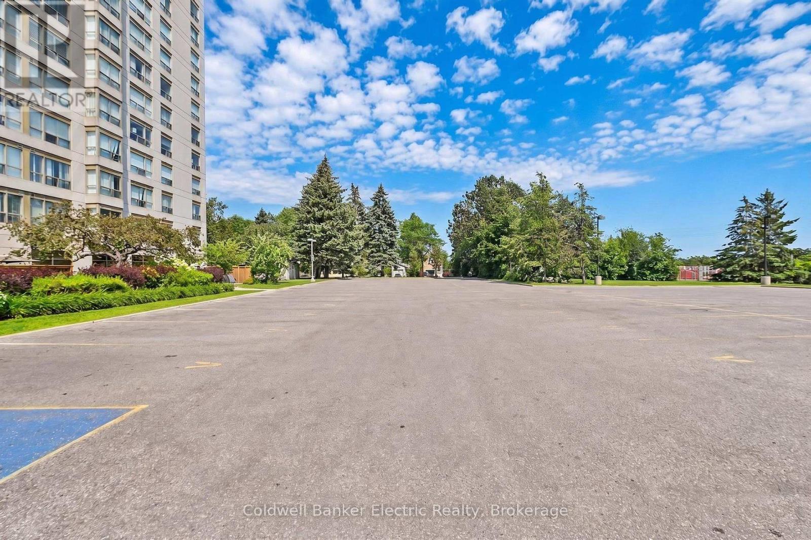 #1011 712 ROSSLAND ROAD E - Image 45