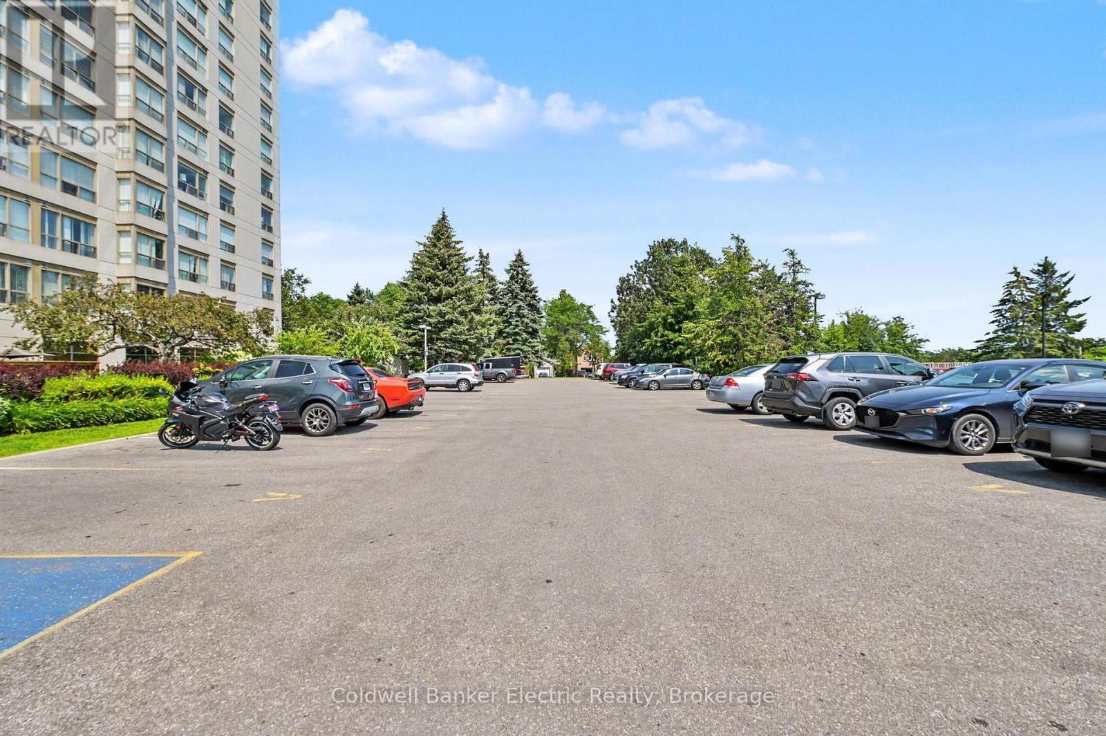 #1011 712 ROSSLAND ROAD E - Image 46