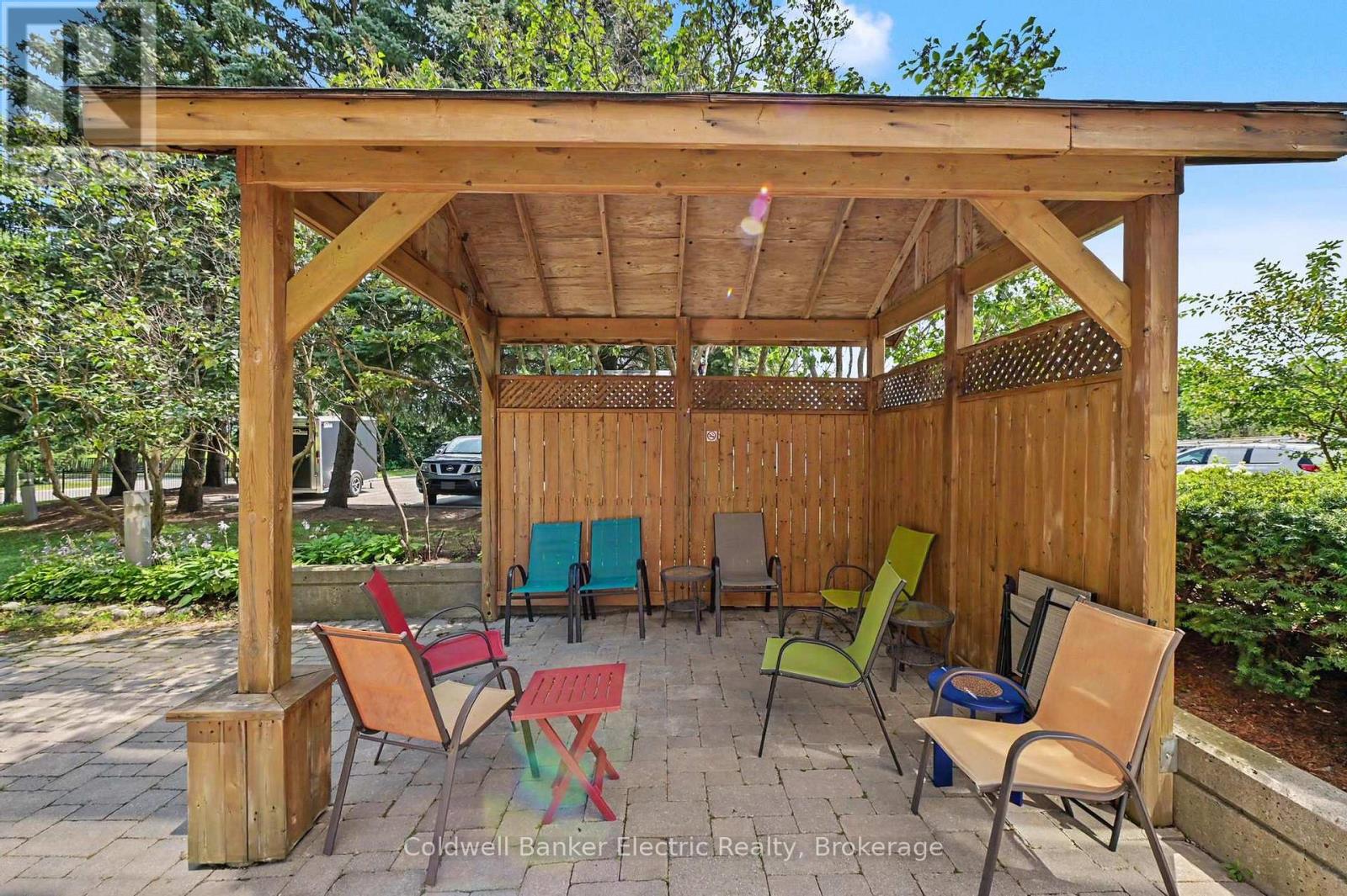 #1011 712 ROSSLAND ROAD E - Image 6