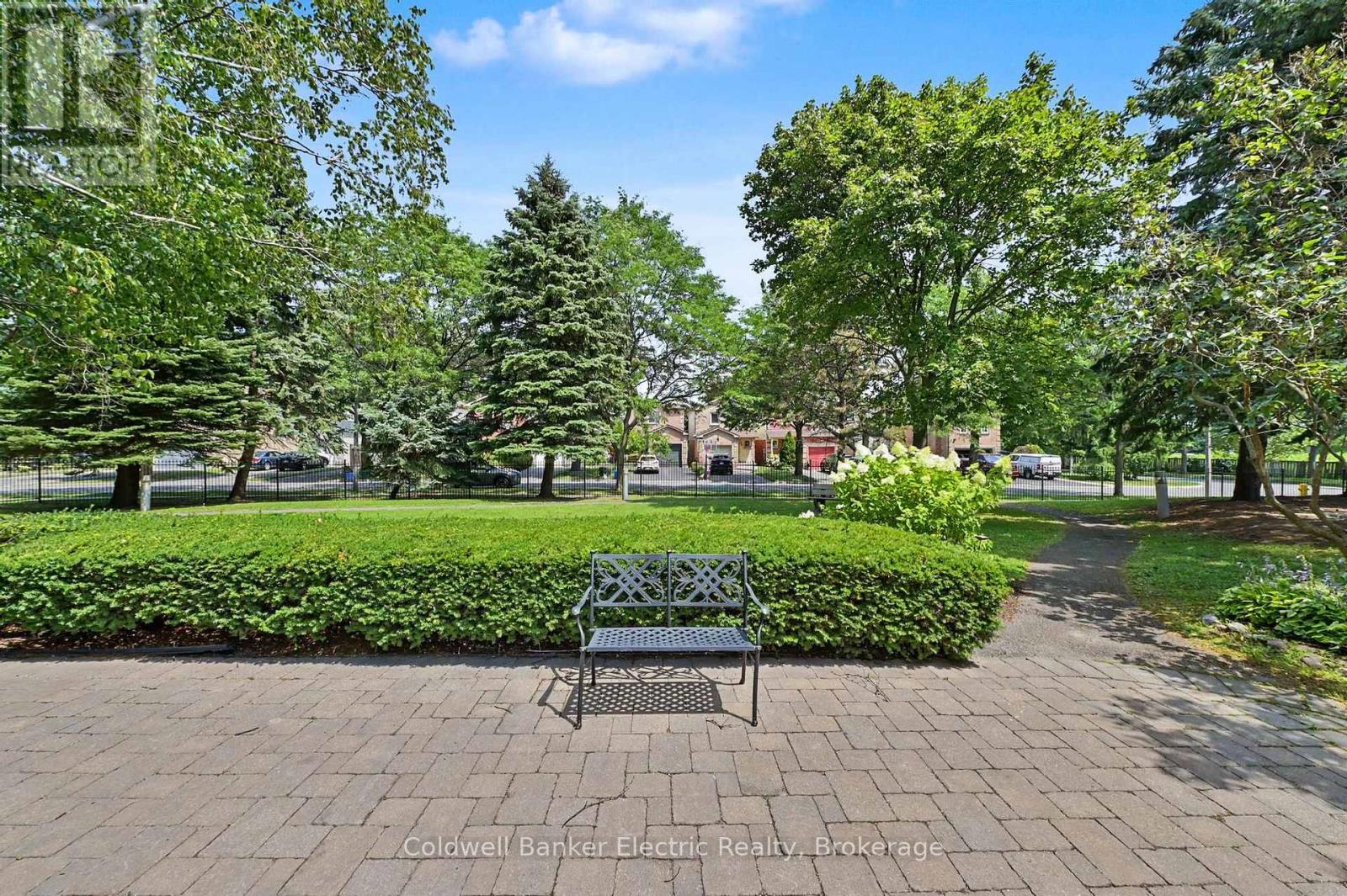 #1011 712 ROSSLAND ROAD E - Image 7