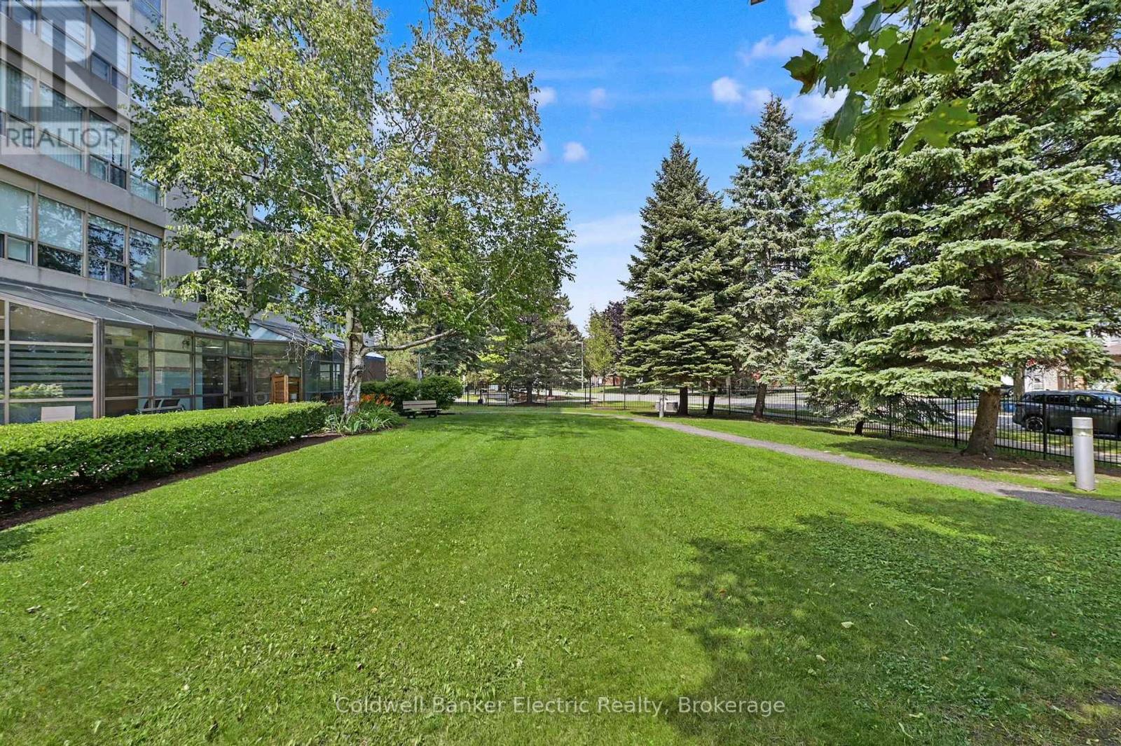 #1011 712 ROSSLAND ROAD E - Image 8