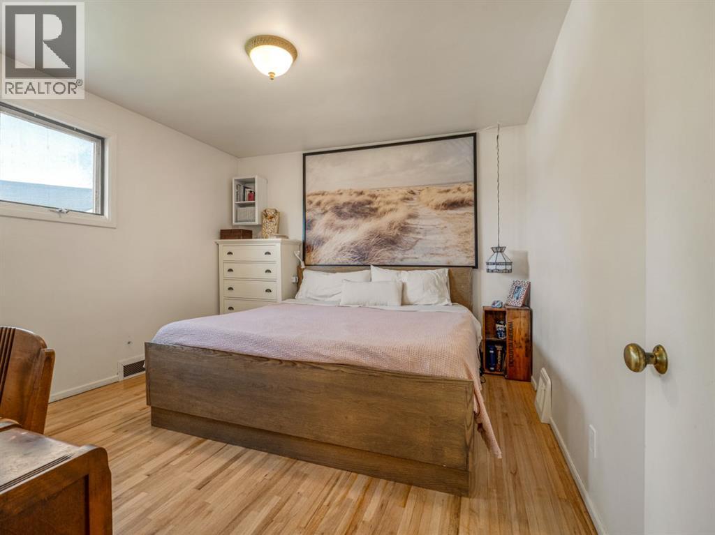 245 4 Street E - 19