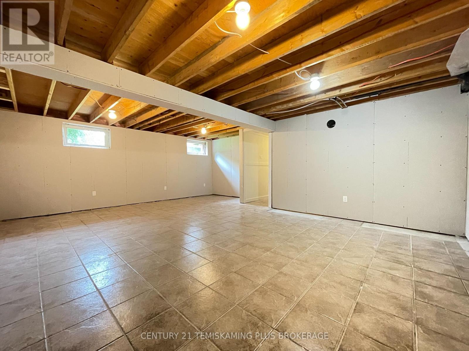 225 HESSLE AVENUE - Image 25
