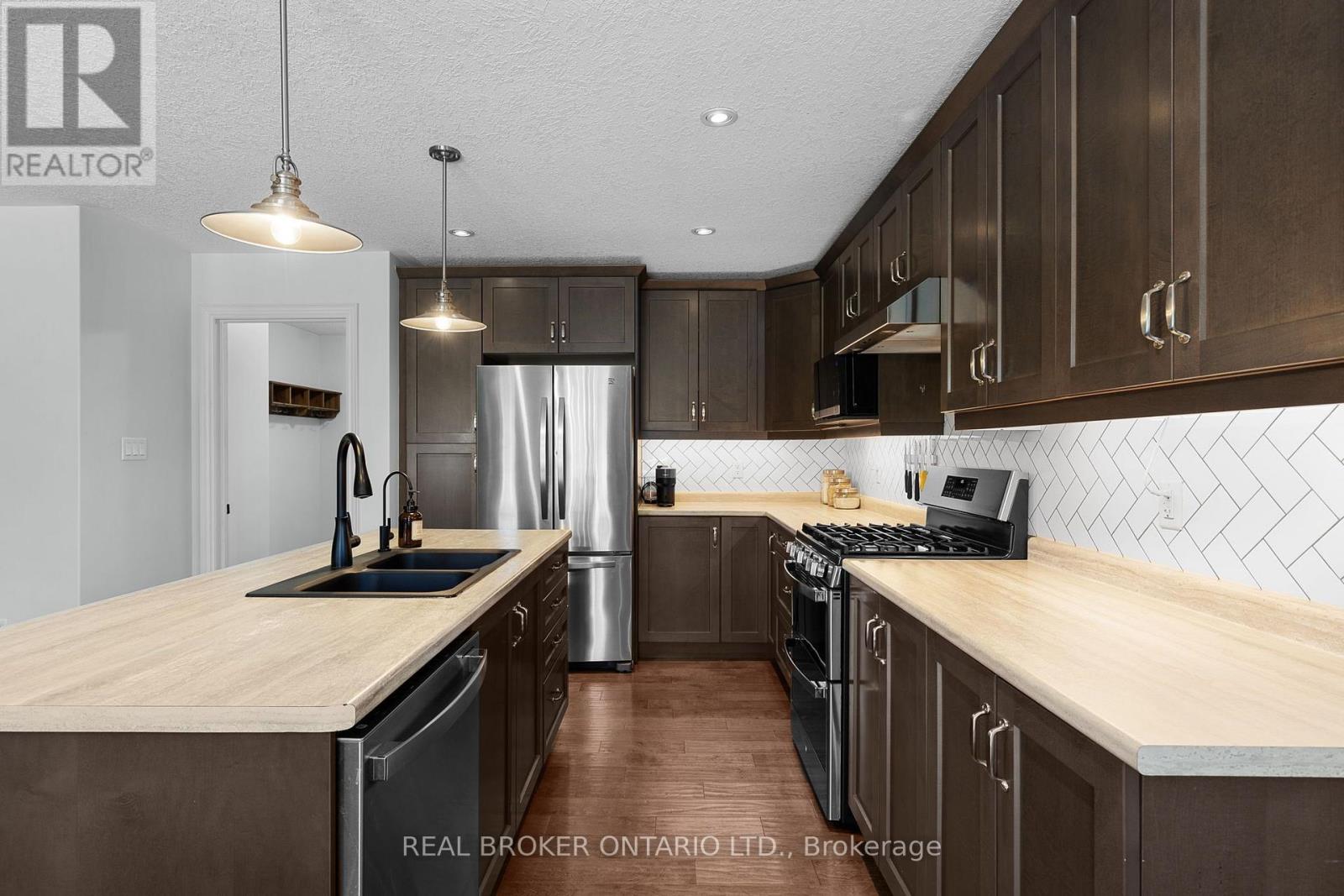 34 MERRINGTON AVENUE - 8