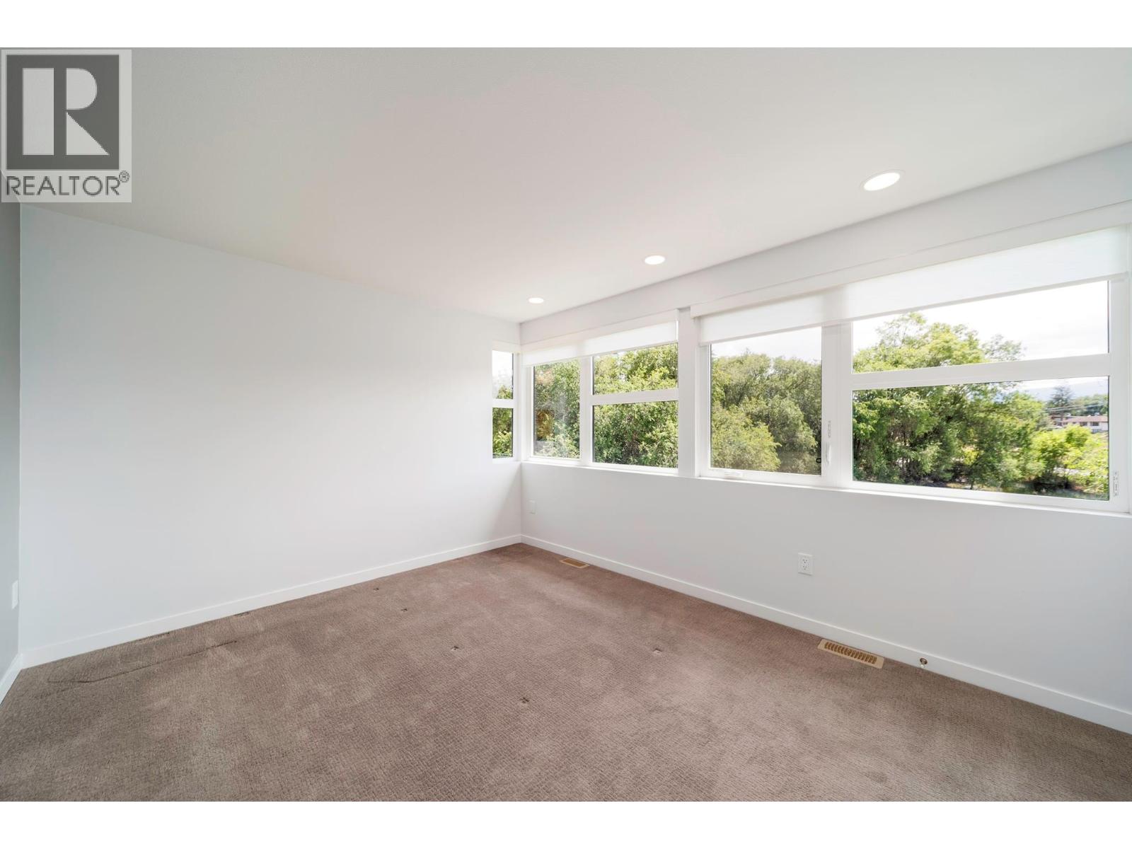 #29 1515 Highland Drive N - 33