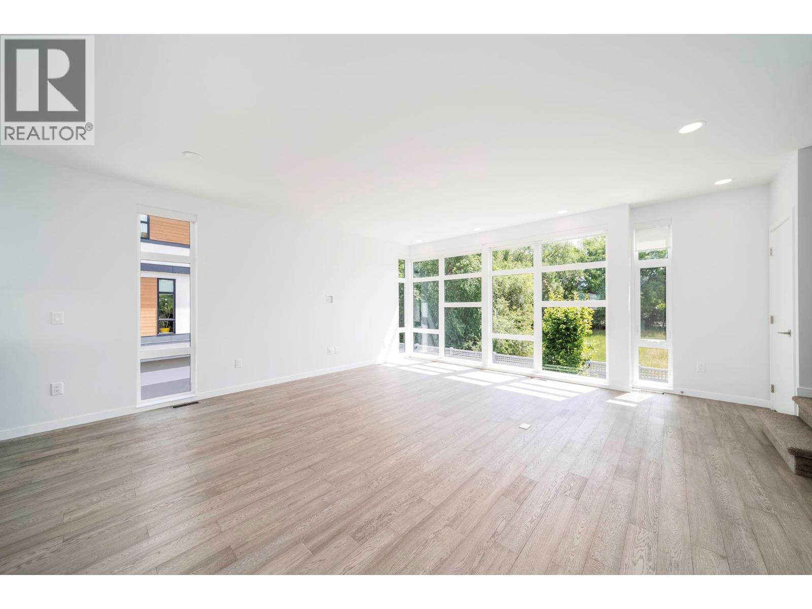 #29 1515 Highland Drive N - 6