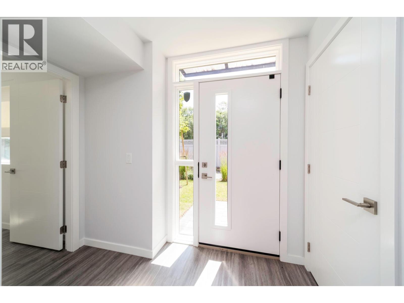 #29 1515 Highland Drive N - 16