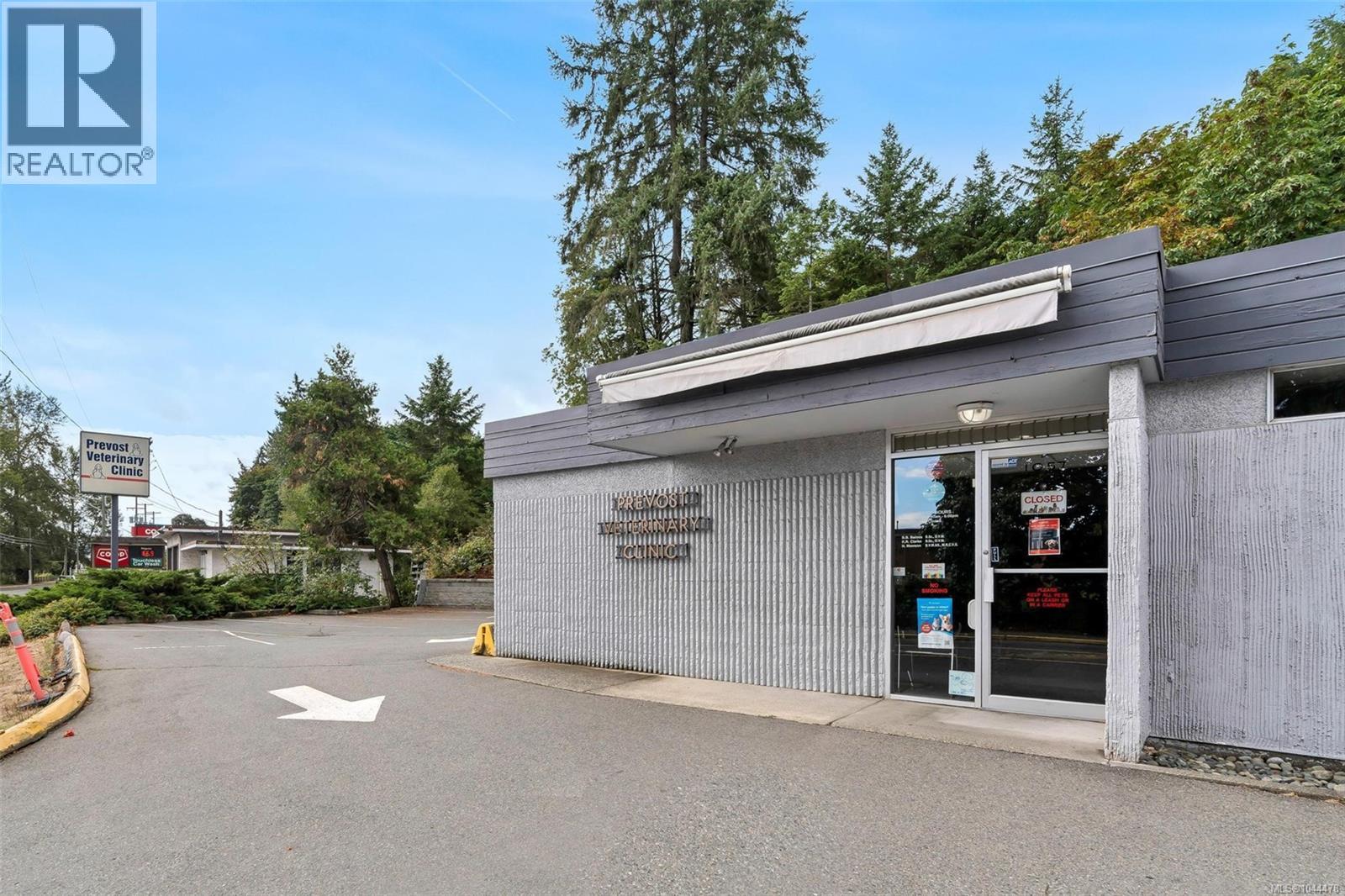 1057+1033 Canada Ave, Duncan — photo 2