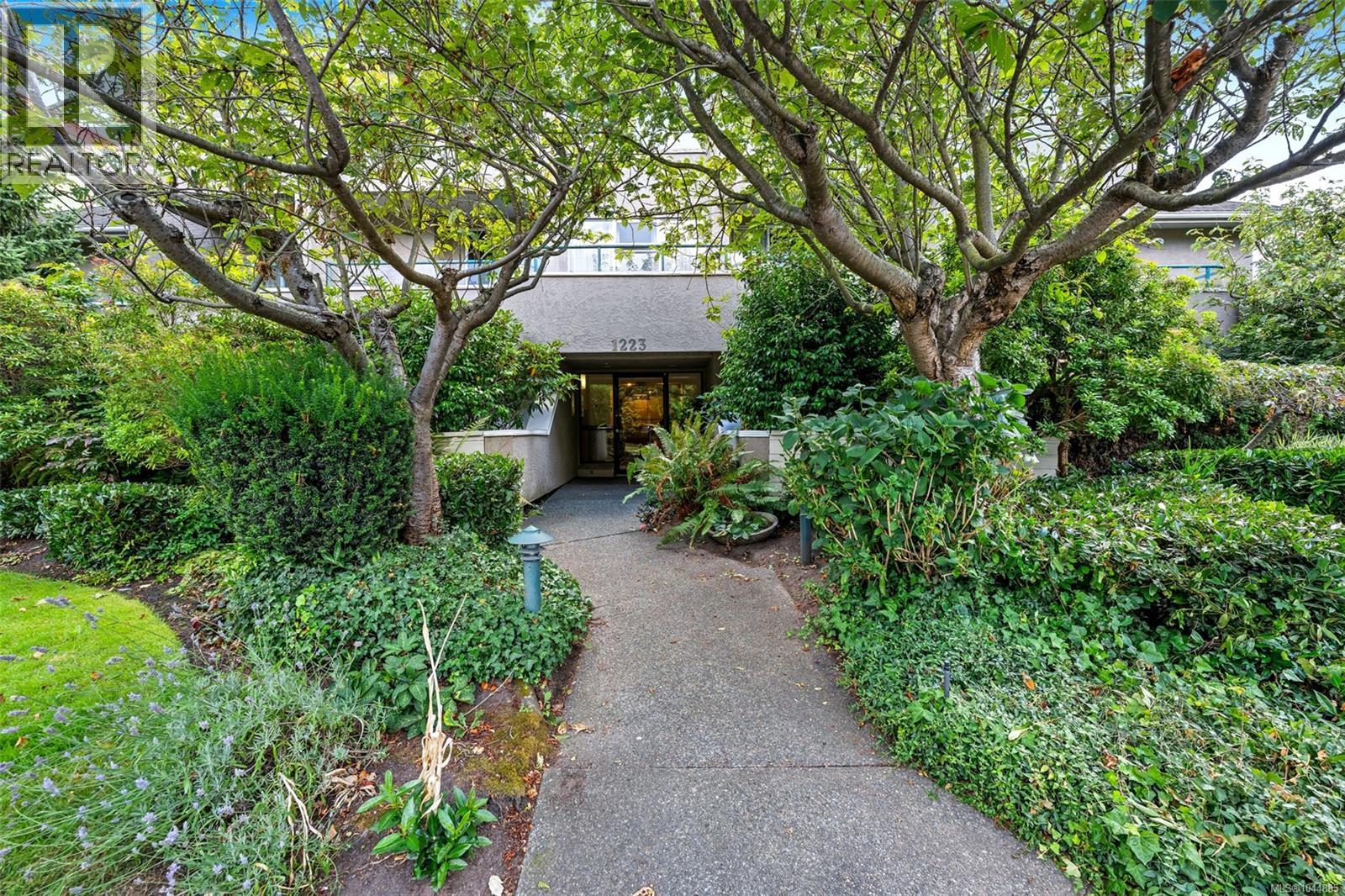 102 1223 Johnson Street, Victoria