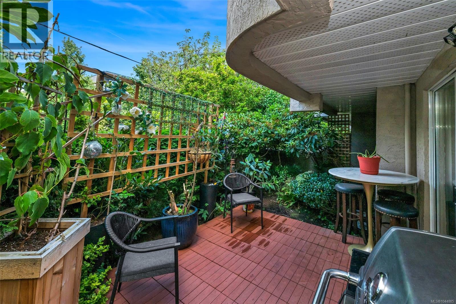 #102 1223 Johnson St - Image 3