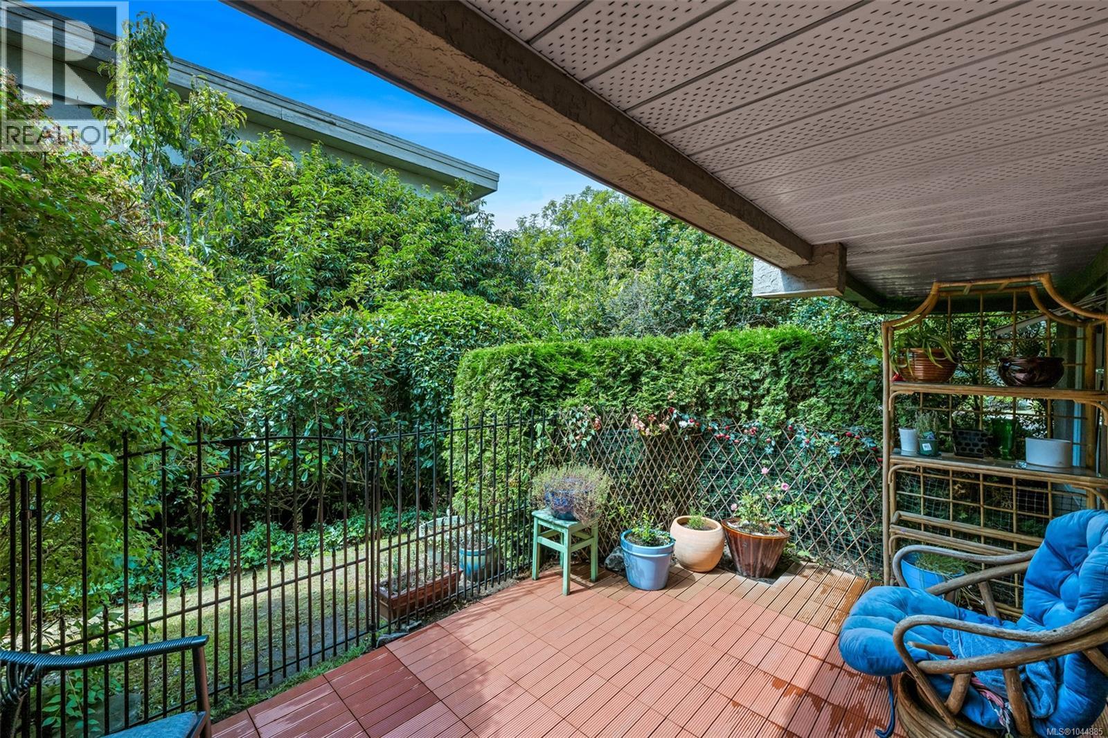 #102 1223 Johnson St - Image 4
