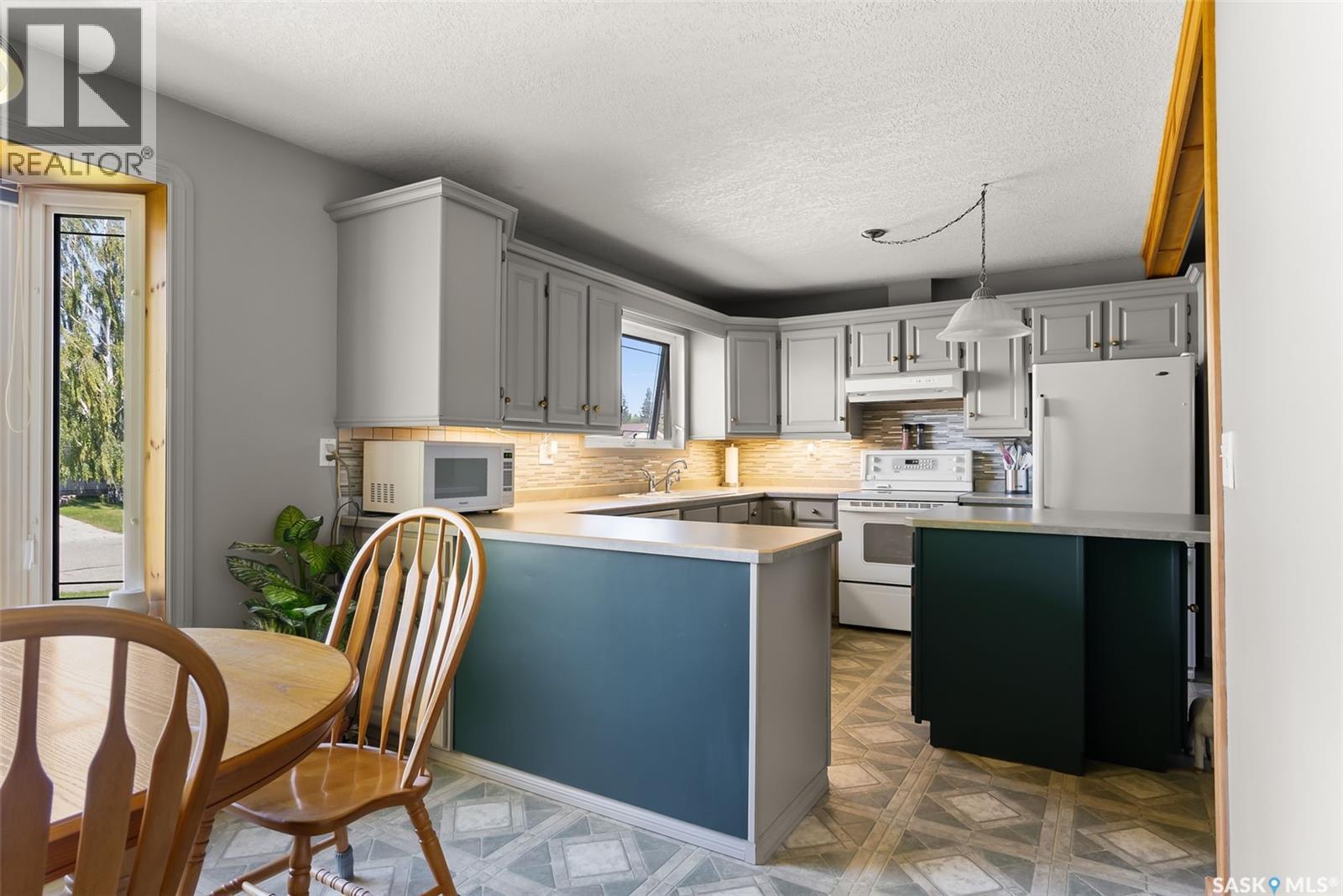 433 9th AVENUE W - 7