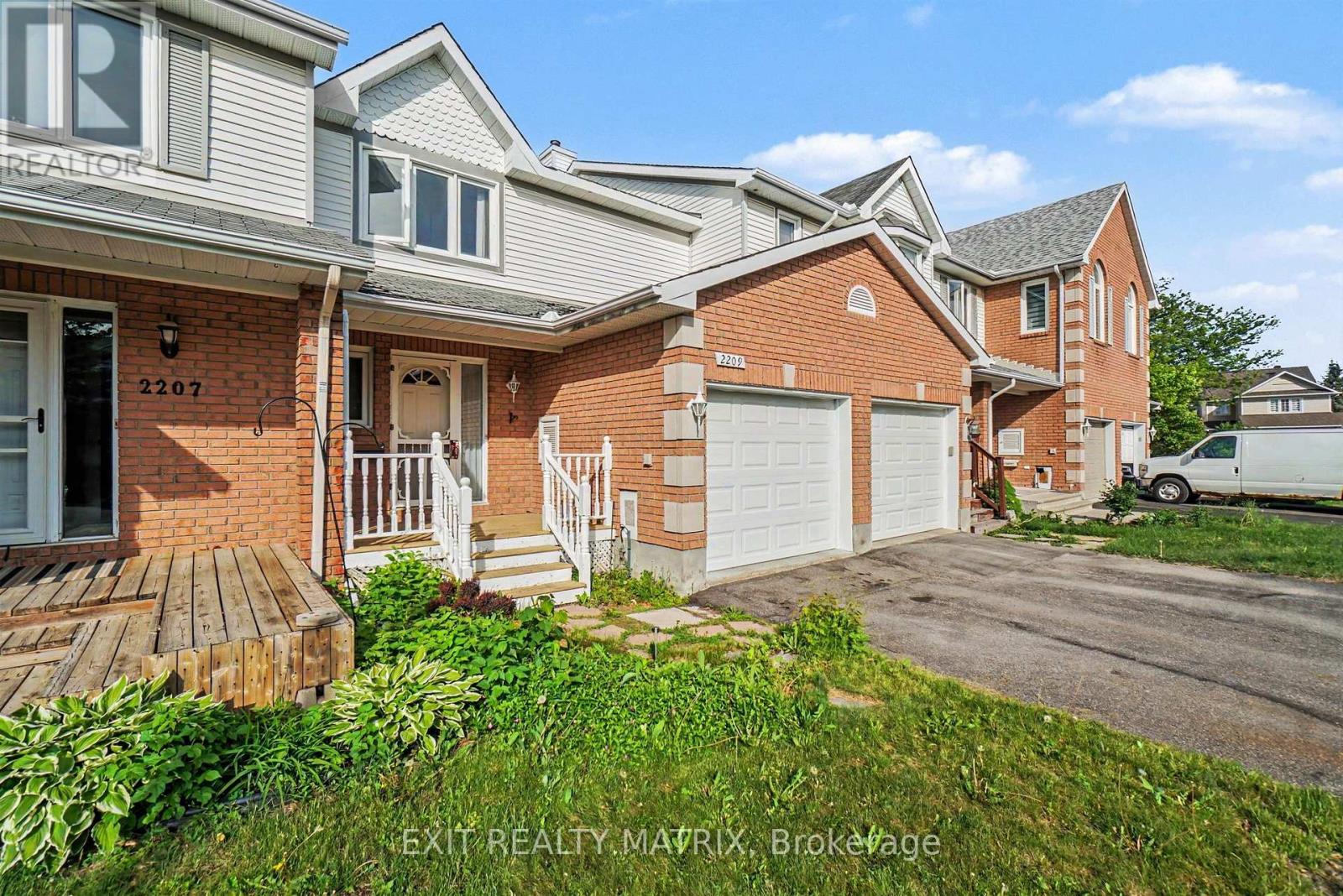 3 Bed, 2 Bath House for Sale in Ottawa – 2209 SATURN CRESCENT, Ottawa – MLS# X13236288 - Image 4