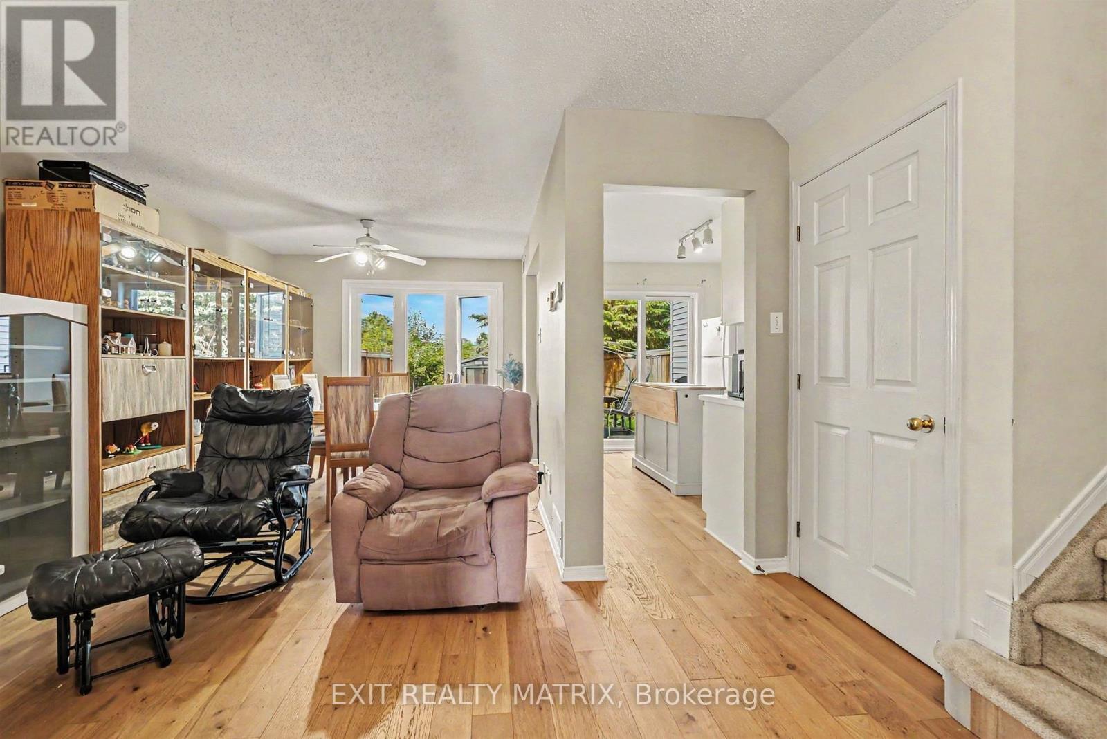 3 Bed, 2 Bath House for Sale in Ottawa – 2209 SATURN CRESCENT, Ottawa – MLS# X13236288 - Image 12