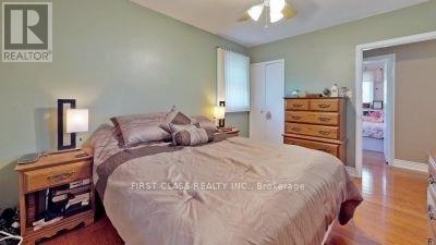 369 PALISER CRESCENT S - 10