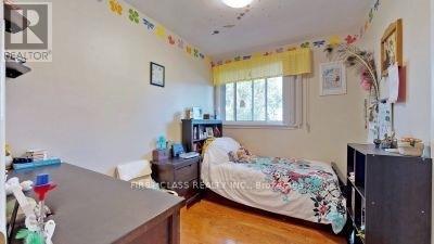 369 PALISER CRESCENT S - 12