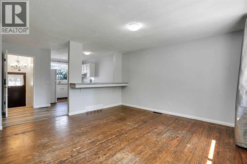3257 32A Avenue SE - 8