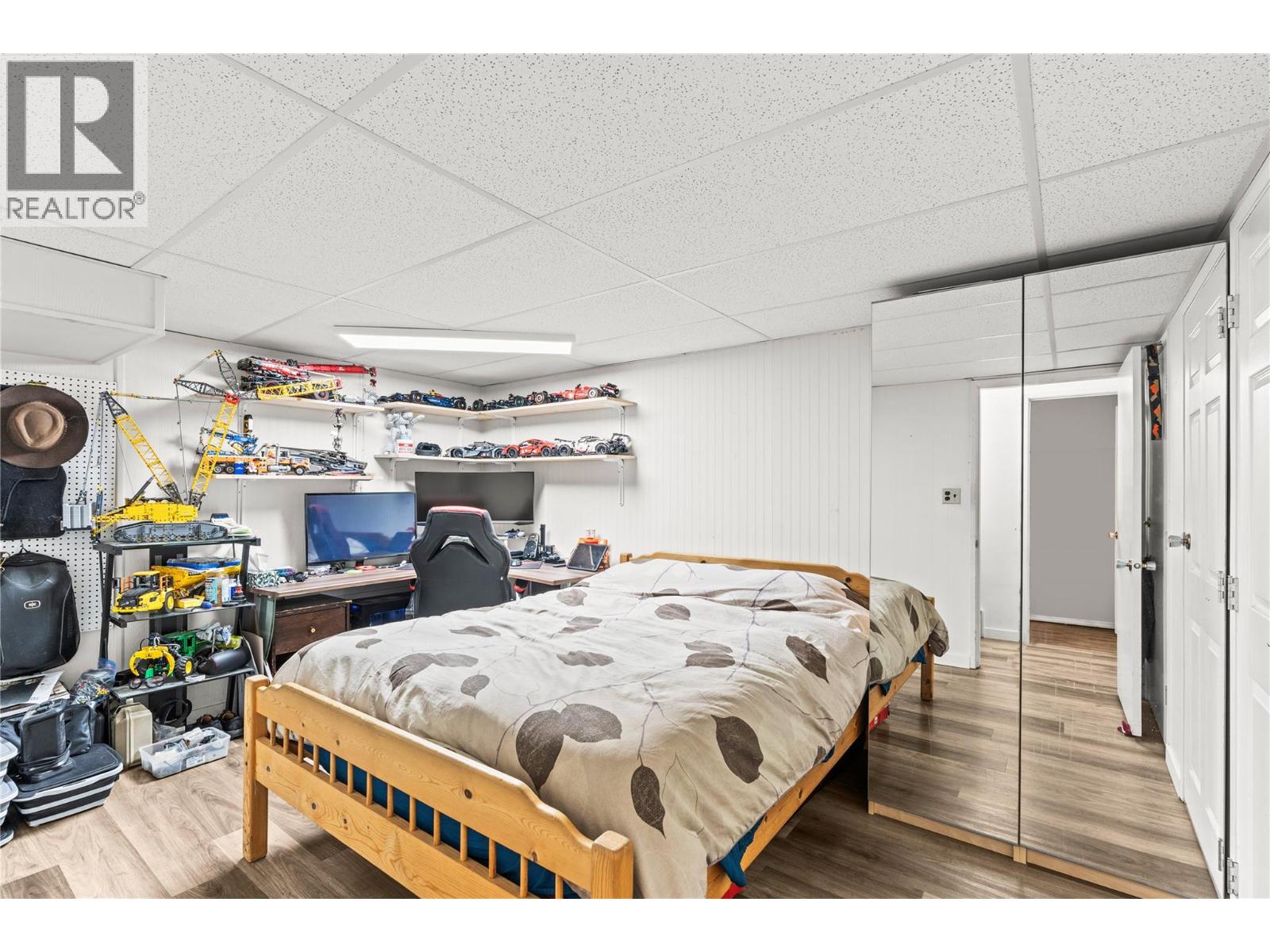 1603 43rd Avenue - 46