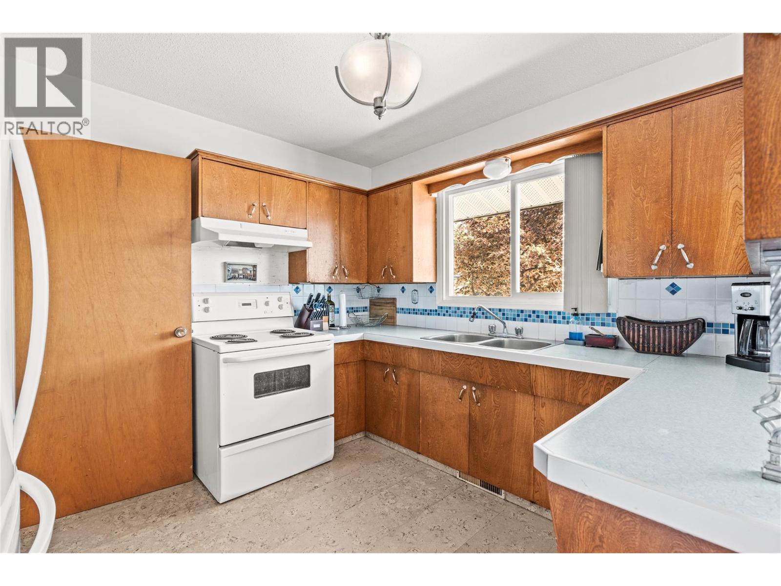 1603 43rd Avenue - Image 20