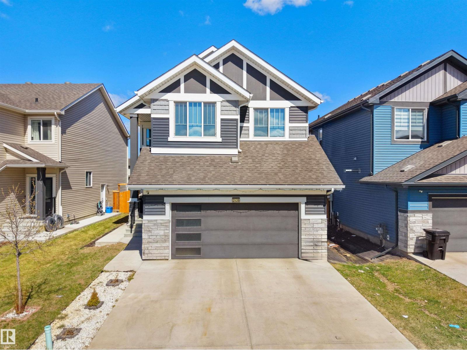 2520 12 AV NW NW, Laurel, Edmonton photo 1