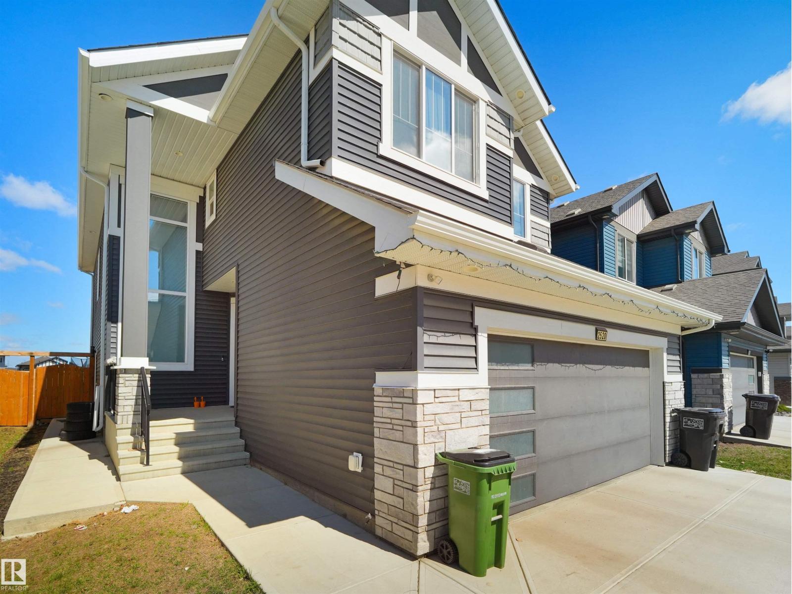 2520 12 AV NW - 2