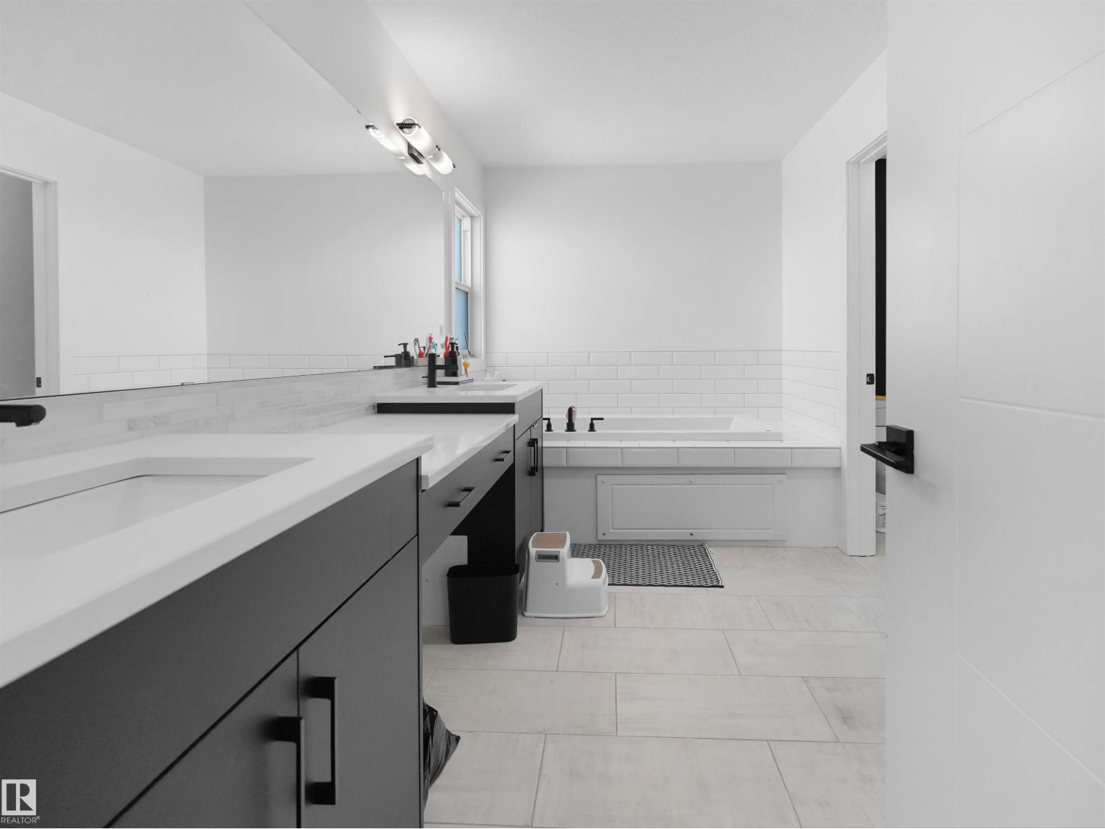 2520 12 AV NW - Image 29