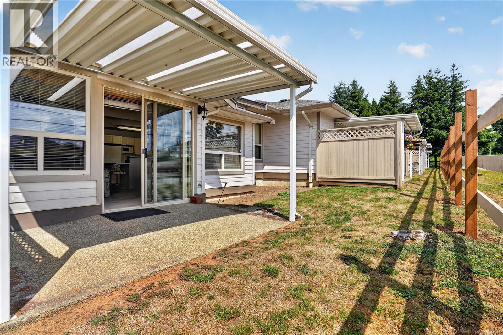 #9 5608 Strathcona St - 24