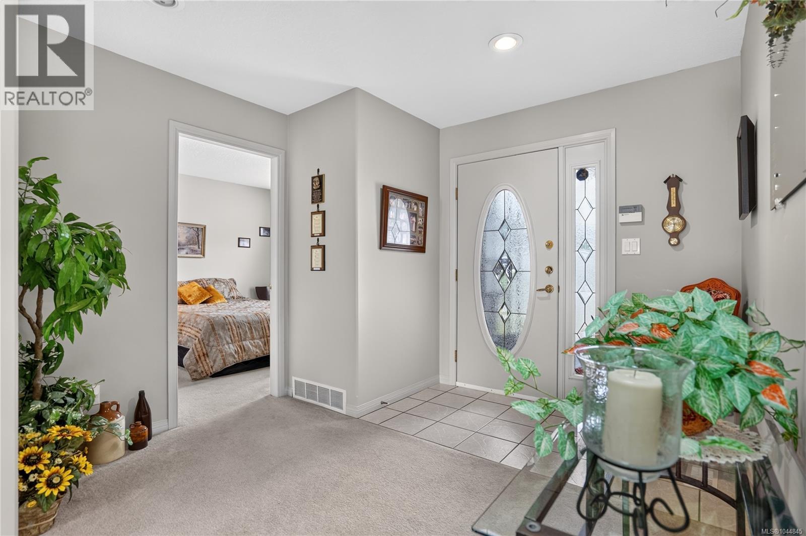 #9 5608 Strathcona St - 3