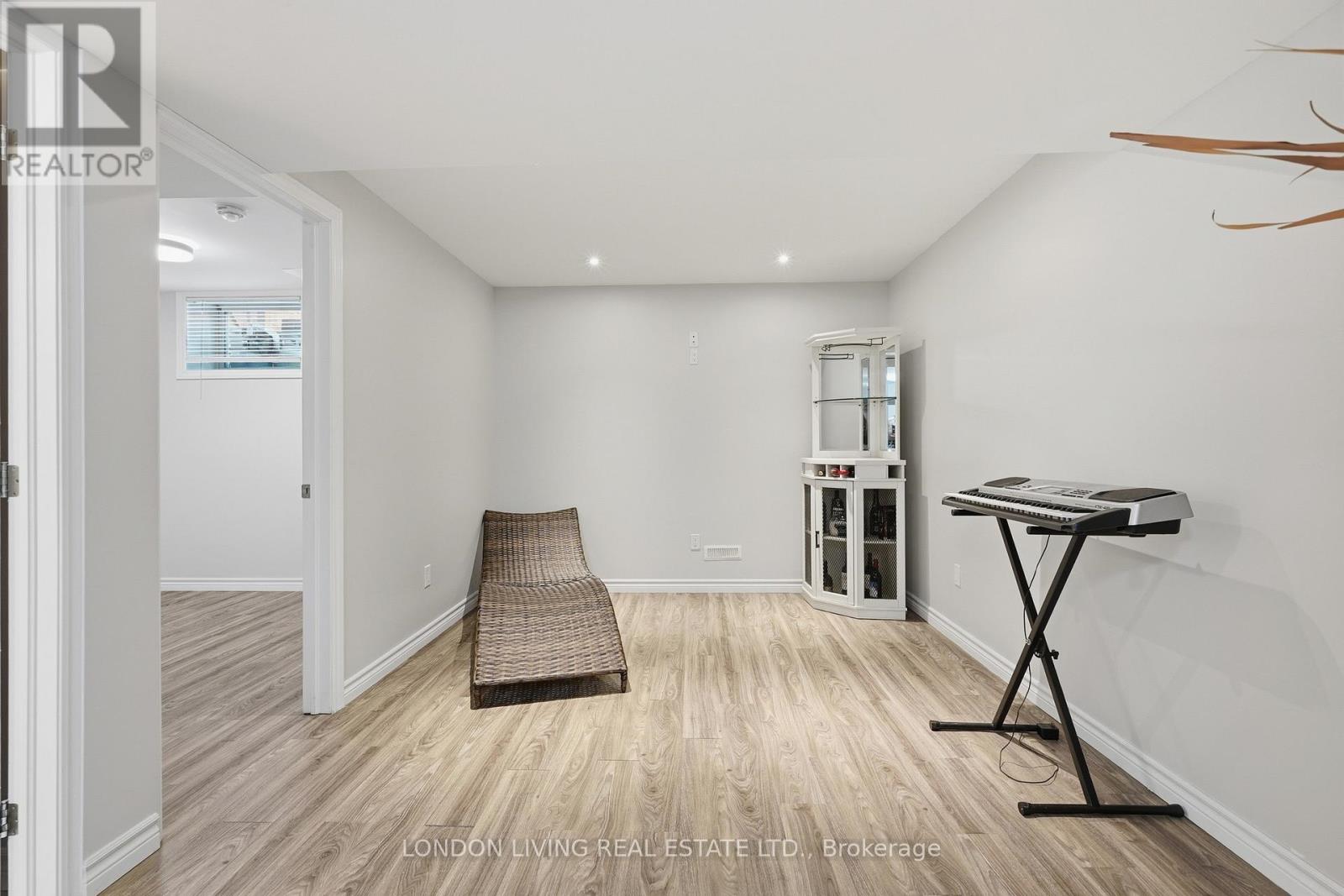 #31 2031 PENNYROYAL STREET - Image 32