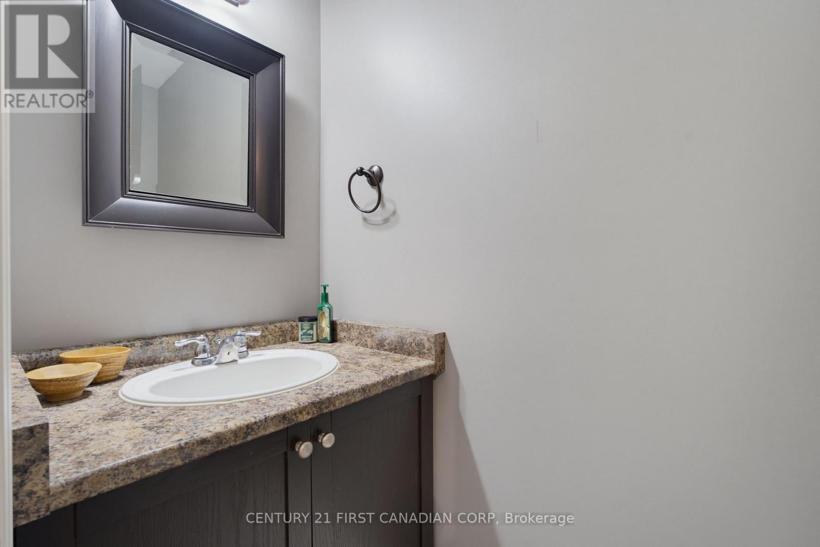 1197 SMITHER ROAD - Image 16