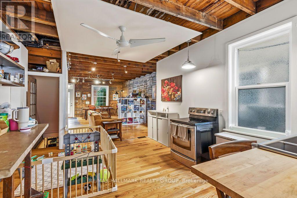 2 Bed, 1 Bath House for Rent in Ottawa – 439 KENT STREET, Ottawa – MLS# X13631774 - Image 17