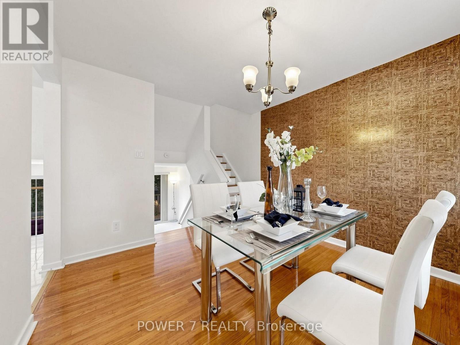 #5 77 RAMEAU DRIVE - 16