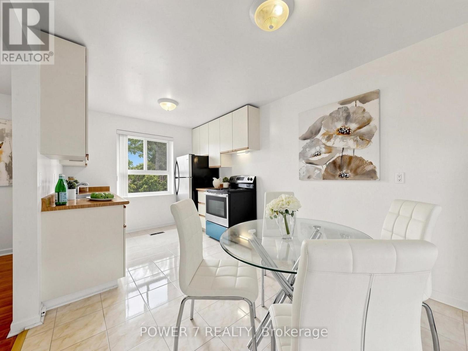 #5 77 RAMEAU DRIVE - 23
