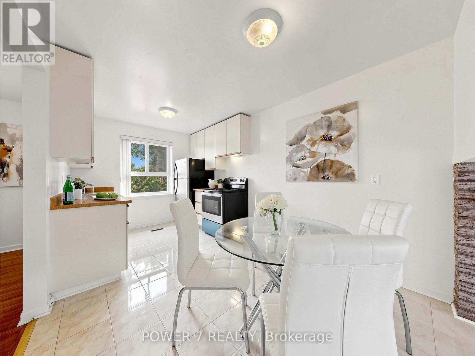 #5 77 RAMEAU DRIVE - 27
