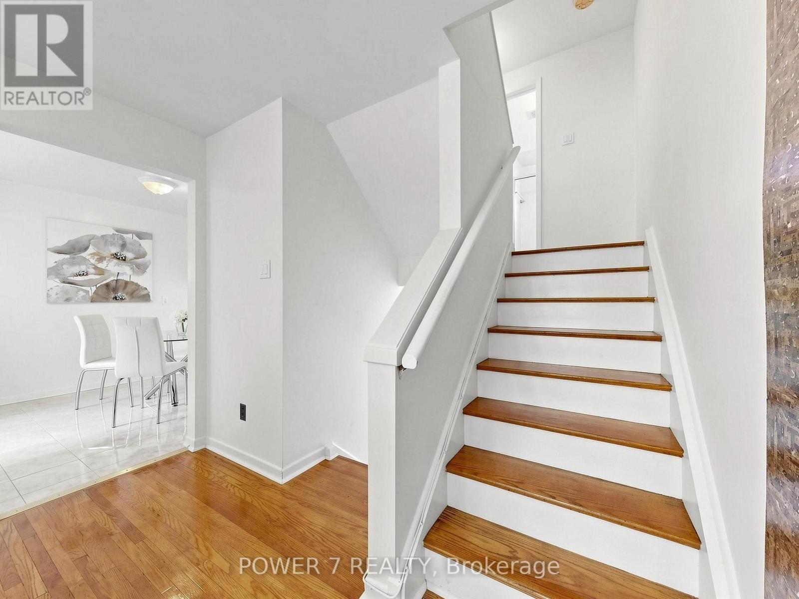 #5 77 RAMEAU DRIVE - 28