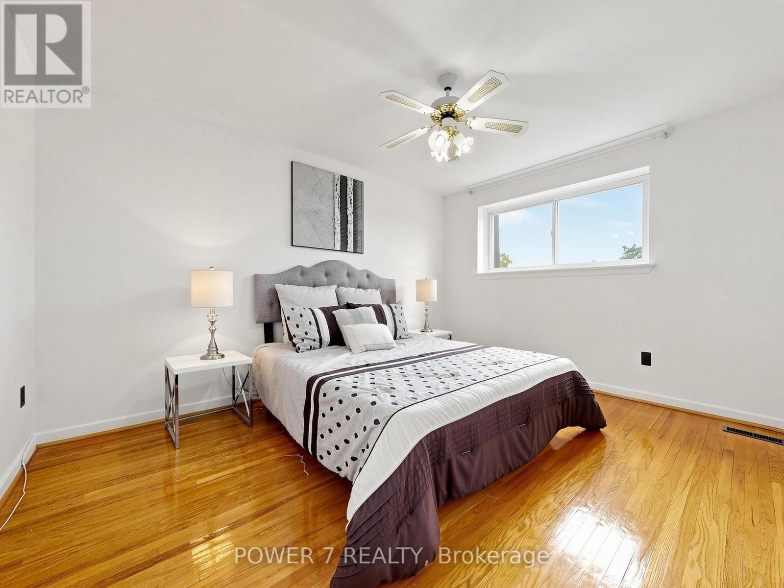 #5 77 RAMEAU DRIVE - 29