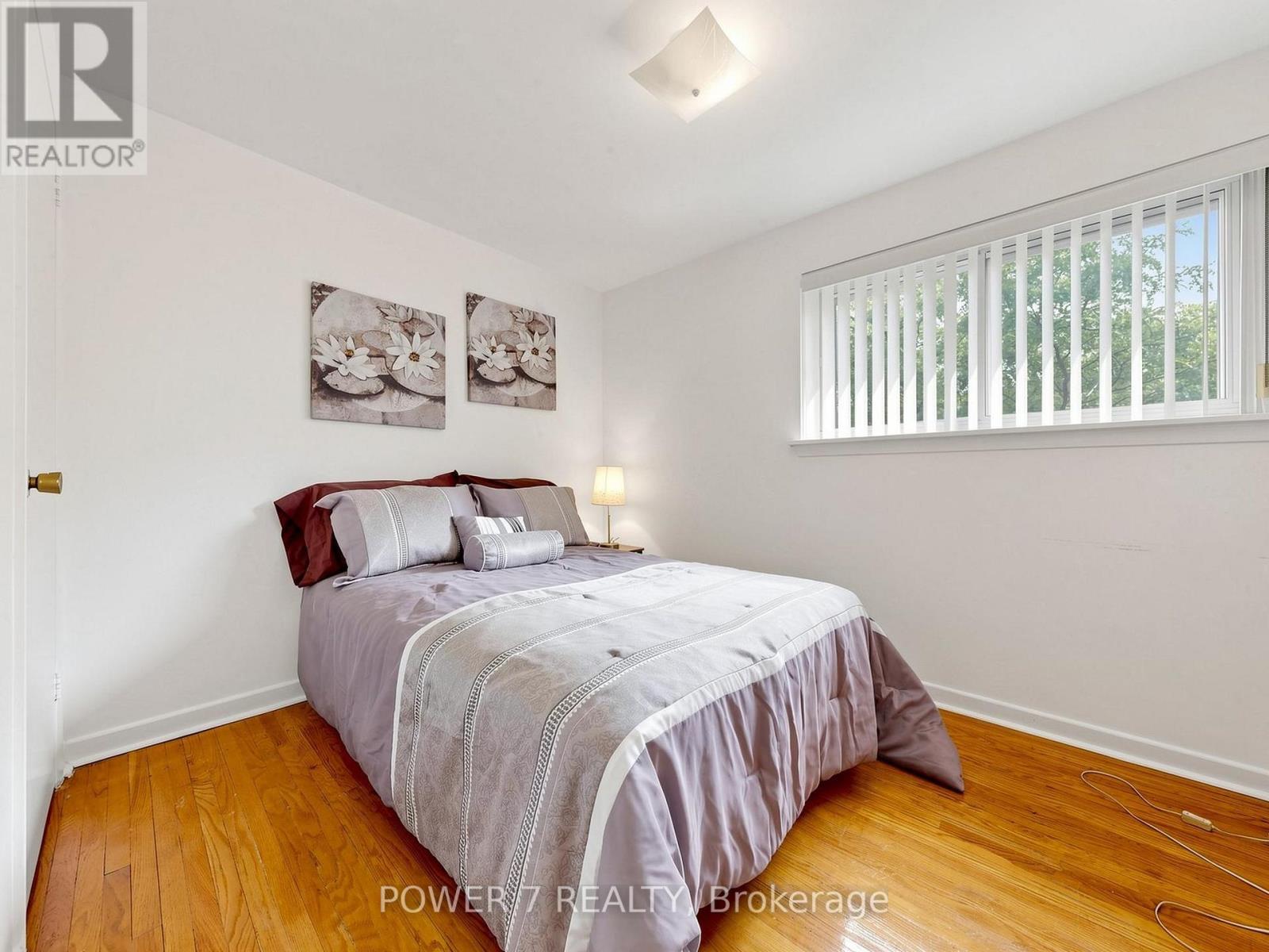 #5 77 RAMEAU DRIVE - 36