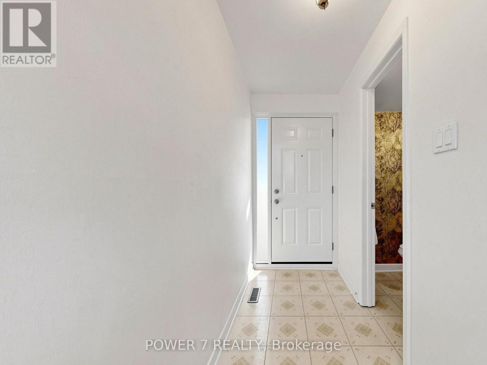 #5 77 RAMEAU DRIVE - 41