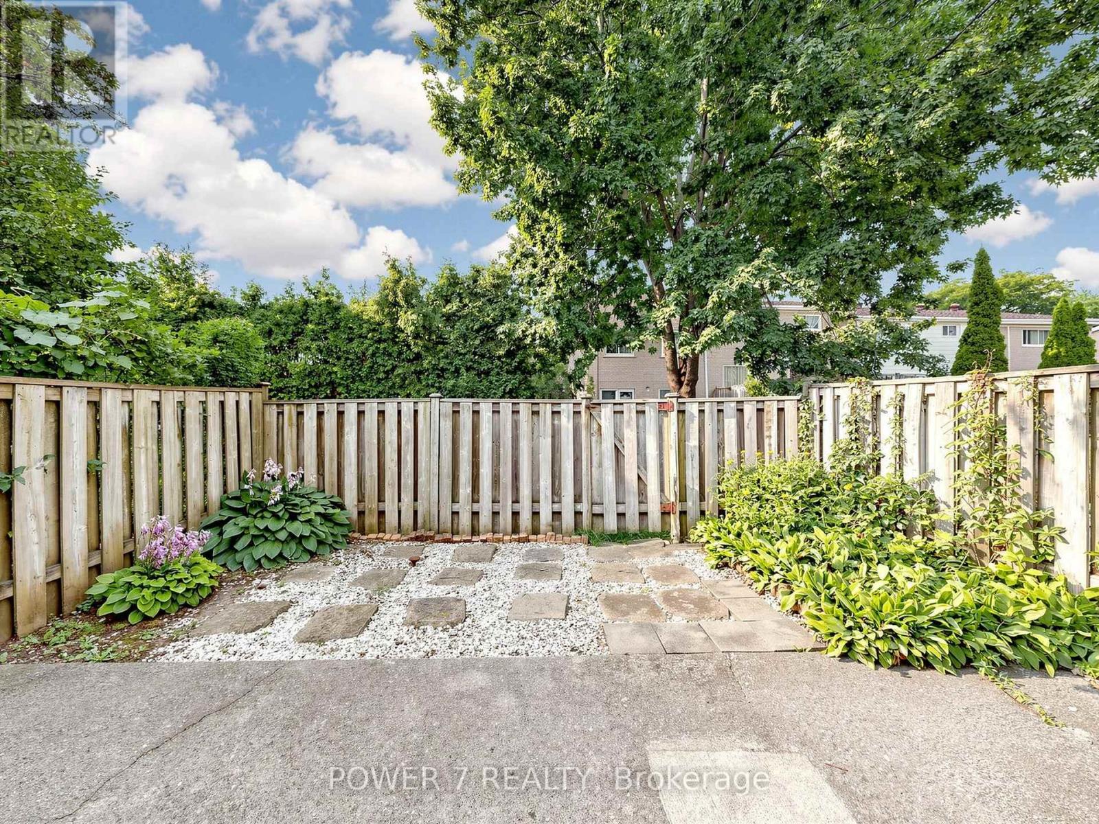 #5 77 RAMEAU DRIVE - 49