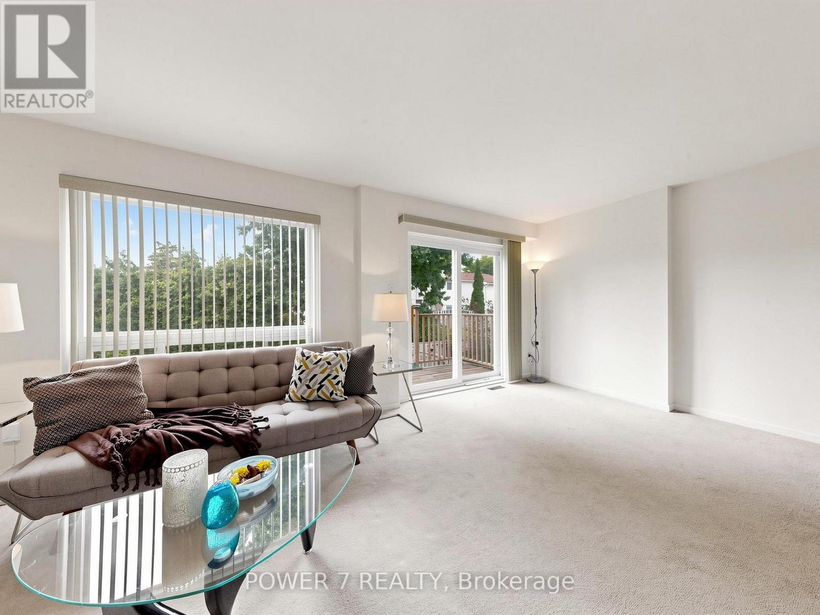 #5 77 RAMEAU DRIVE - 7