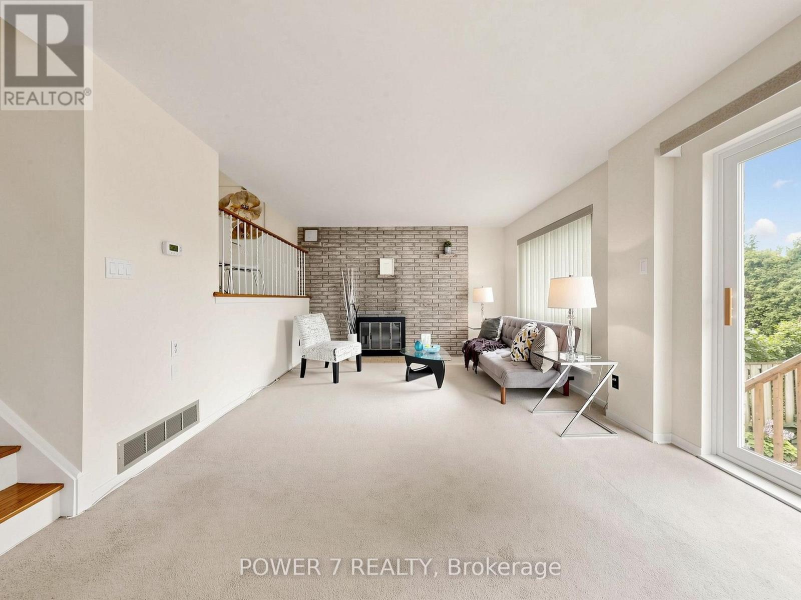 #5 77 RAMEAU DRIVE - 9