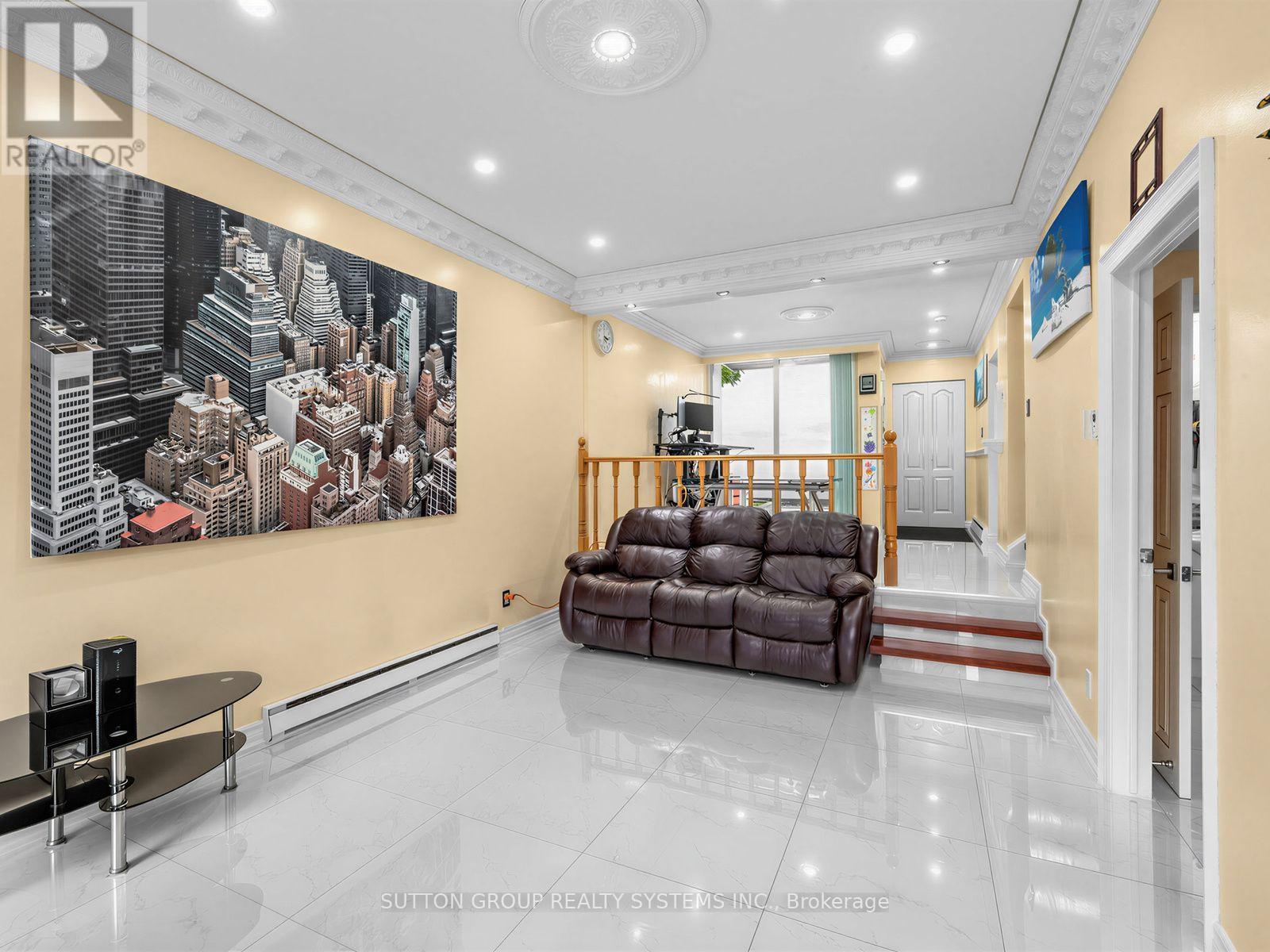 #86 2901 JANE STREET - 12
