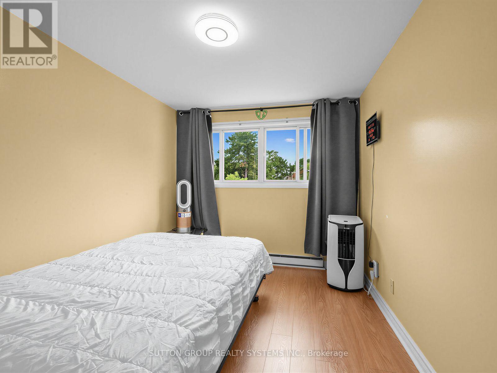 #86 2901 JANE STREET - 18